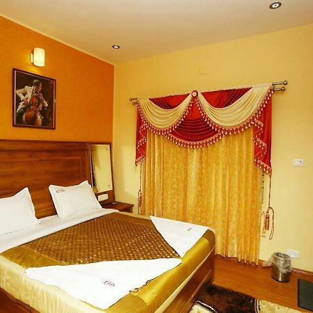 Mmr Holiday Inn Ooty Ngoại thất bức ảnh